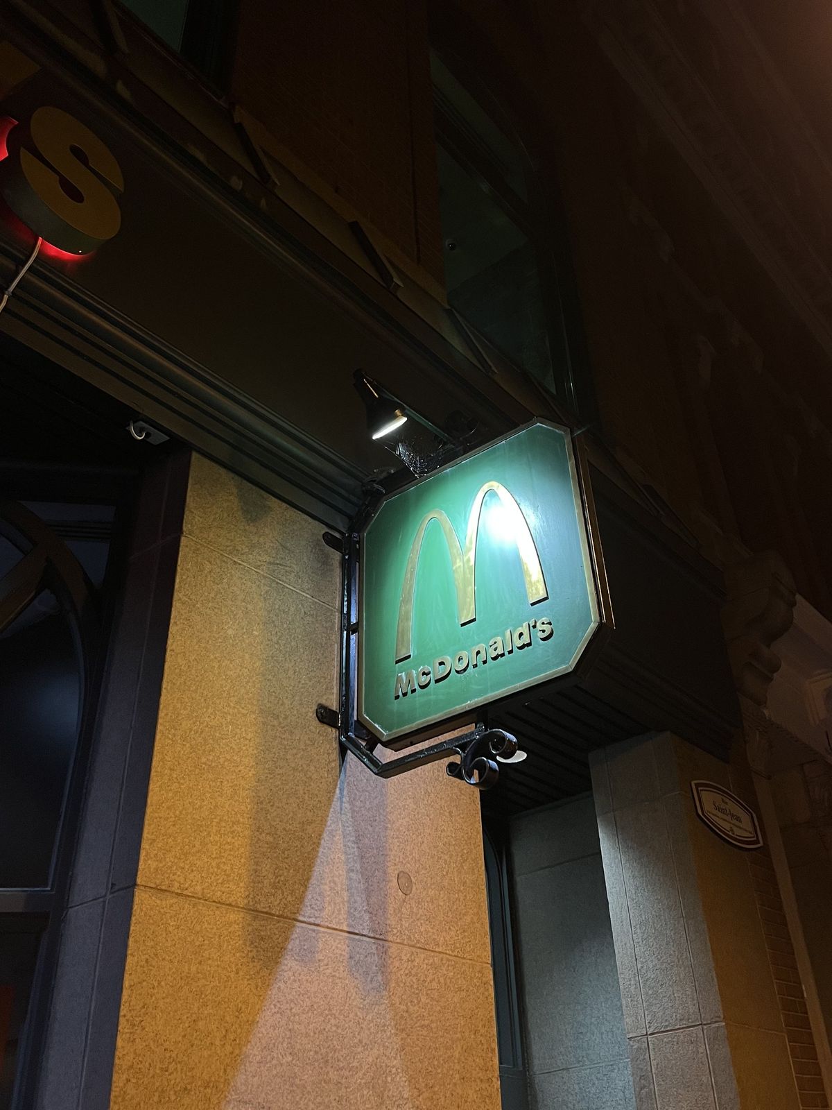 green mcdonalds logo